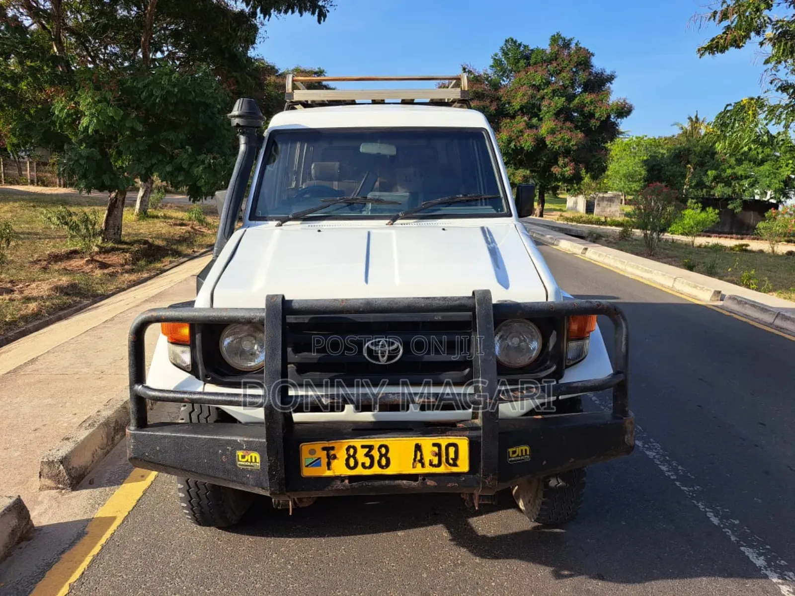 Toyota Land Cruiser 2010 White