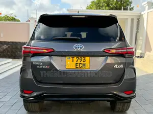 Toyota Fortuner 2019 Gray