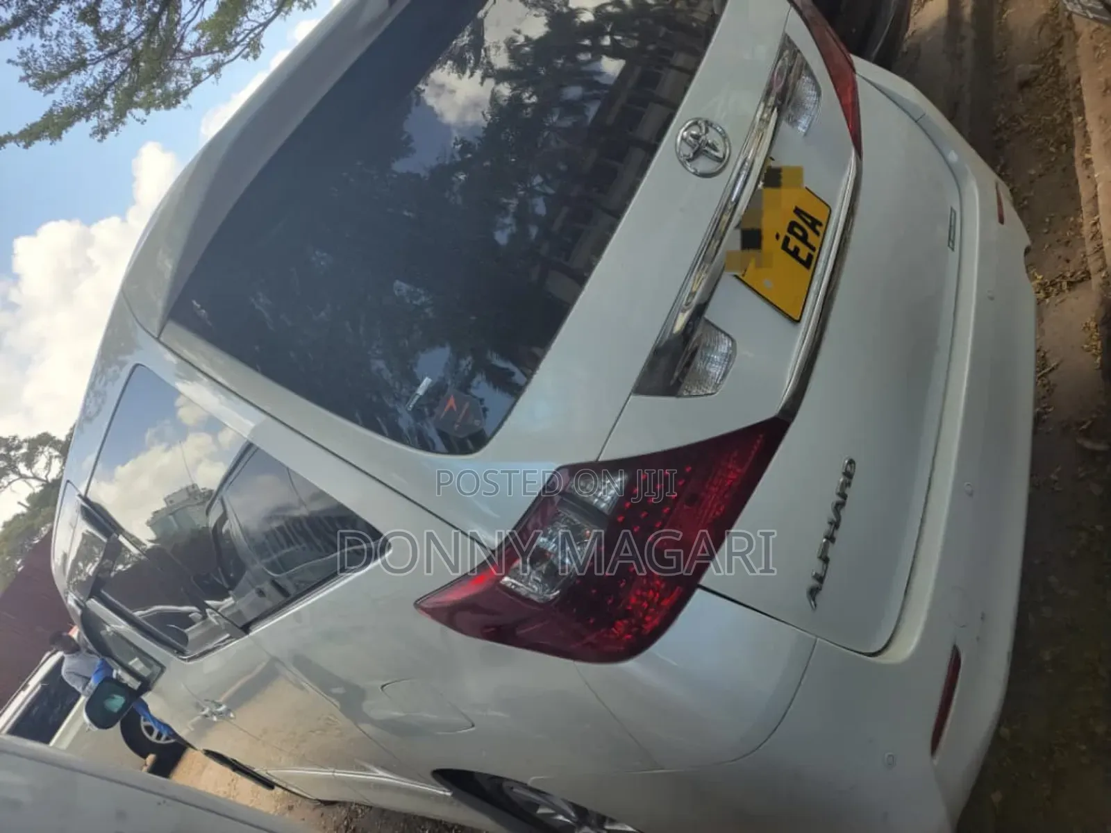 Toyota Alphard 2011 White