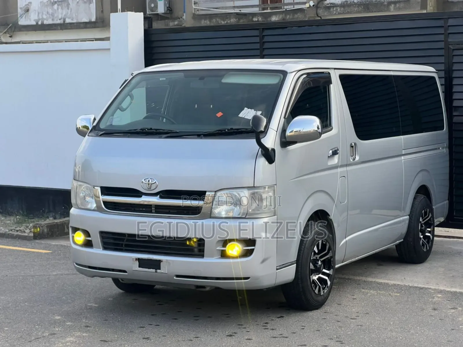 Toyota HiAce 2006 Silver