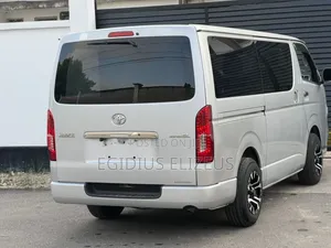 Toyota HiAce 2006 Silver