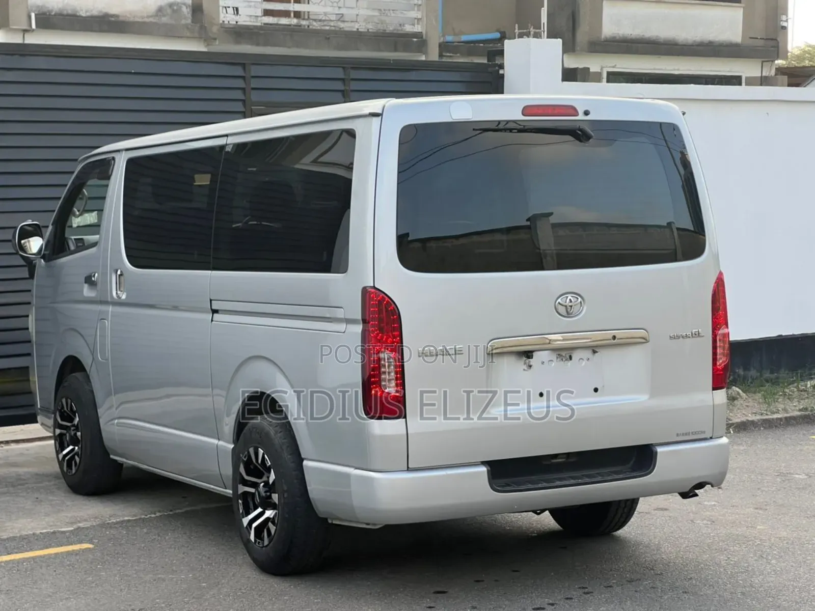 Toyota HiAce 2006 Silver