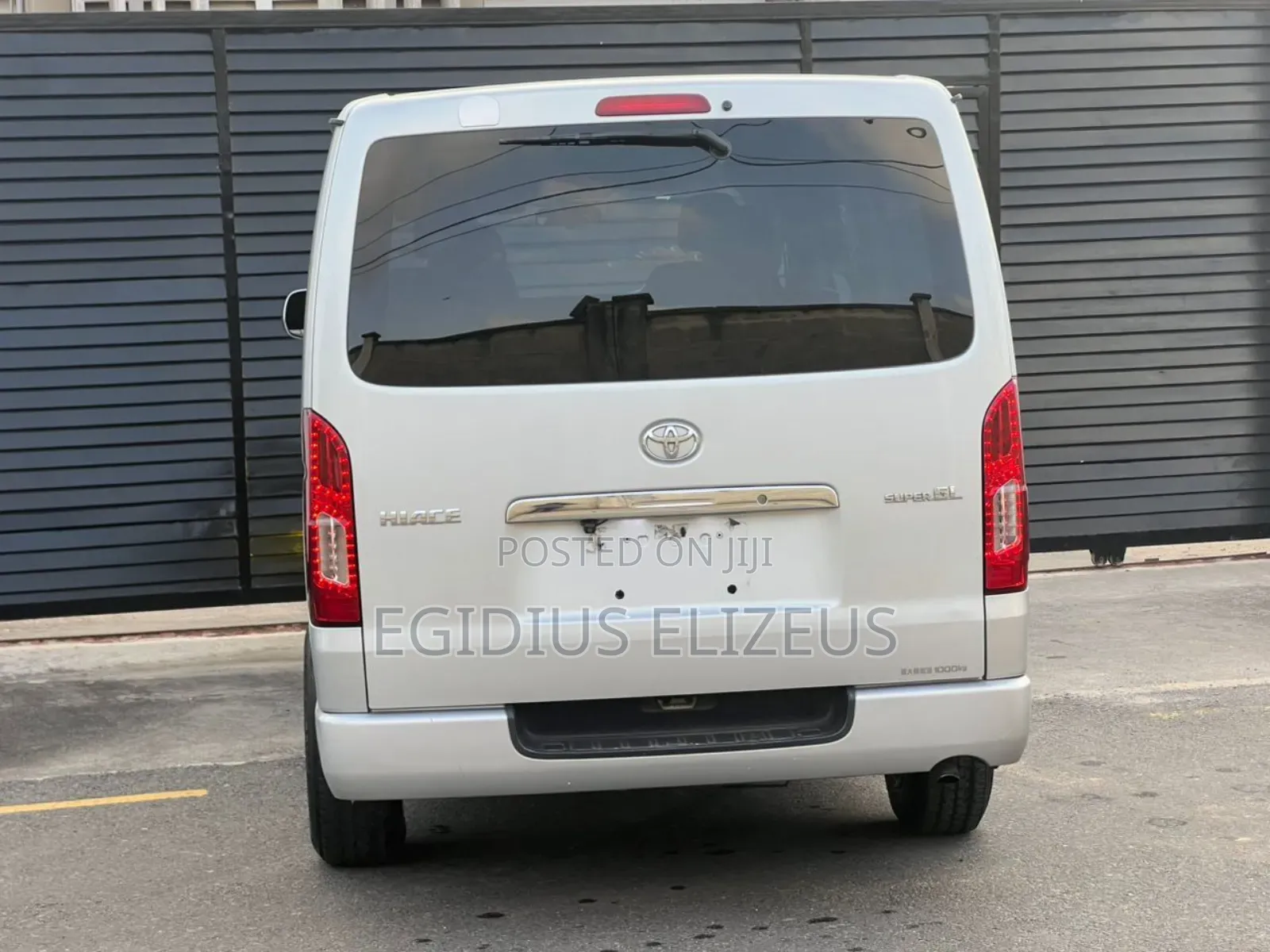 Toyota HiAce 2006 Silver