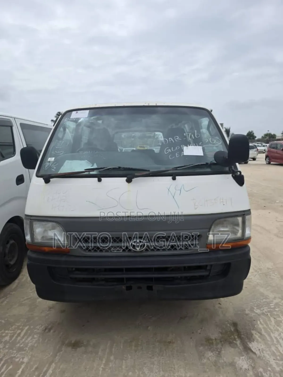 Toyota HiAce 2003 White