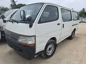 Toyota HiAce 2003 White