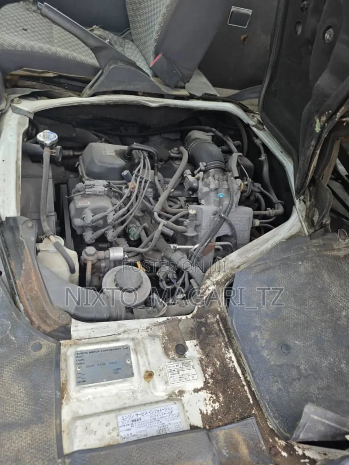 Toyota HiAce 2003 White
