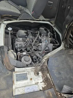 Toyota HiAce 2003 White