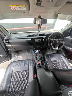 Toyota Hilux 2016 Gray