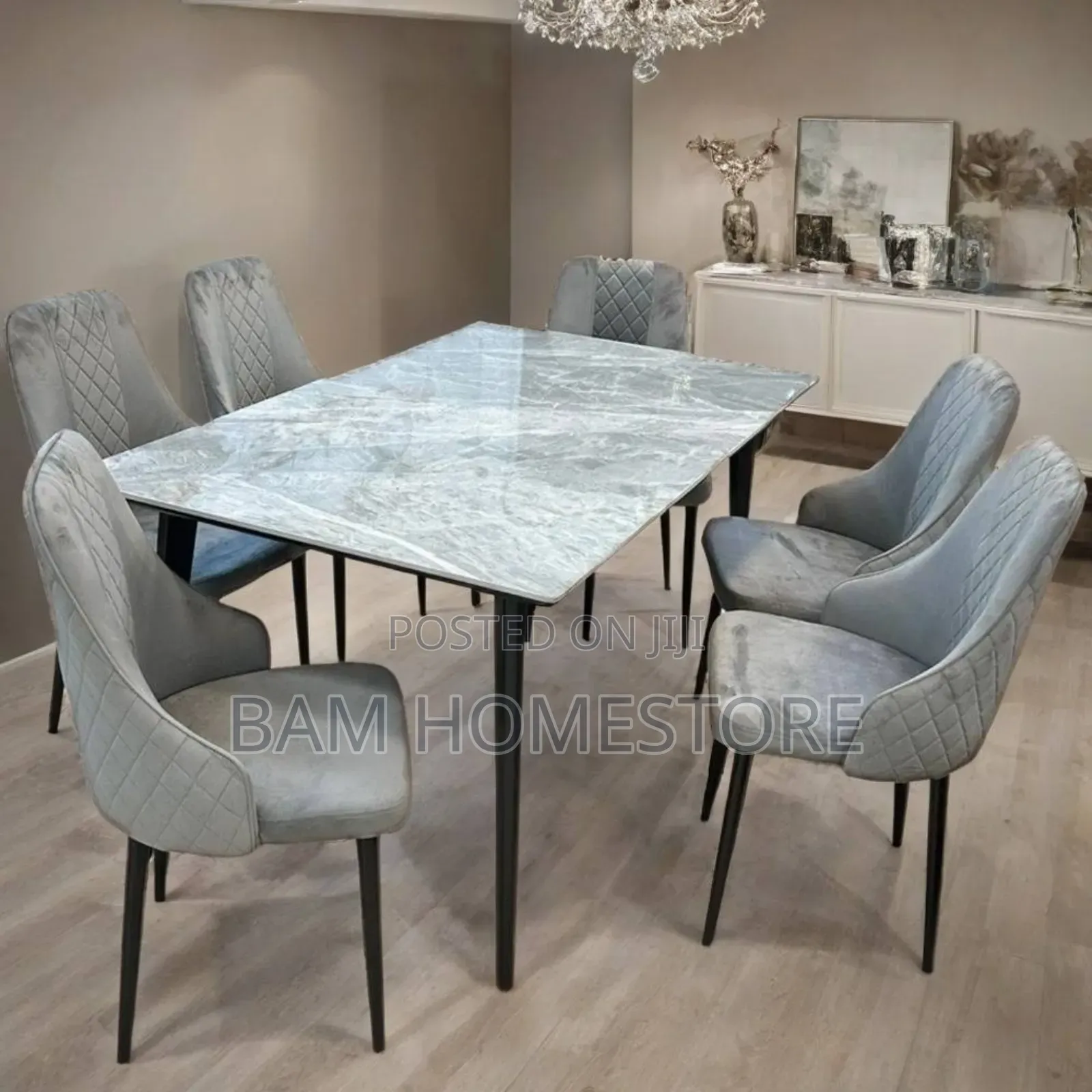 Classic Dining Set( Meza Ya Chakula) Set Ina Meza Na Viti 6