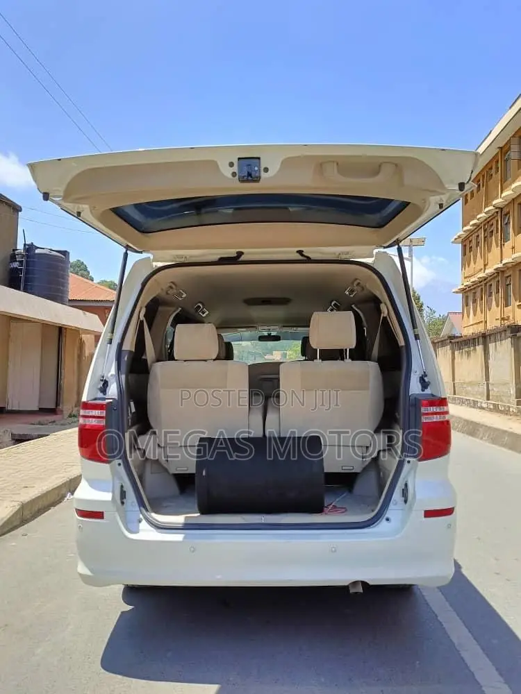 Toyota Alphard 2.4 Petrol FWD 2005 White