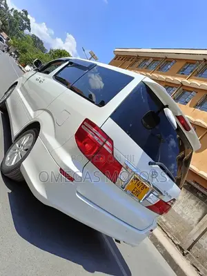 Toyota Alphard 2.4 Petrol FWD 2005 White