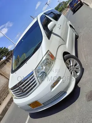 Toyota Alphard 2.4 Petrol FWD 2005 White
