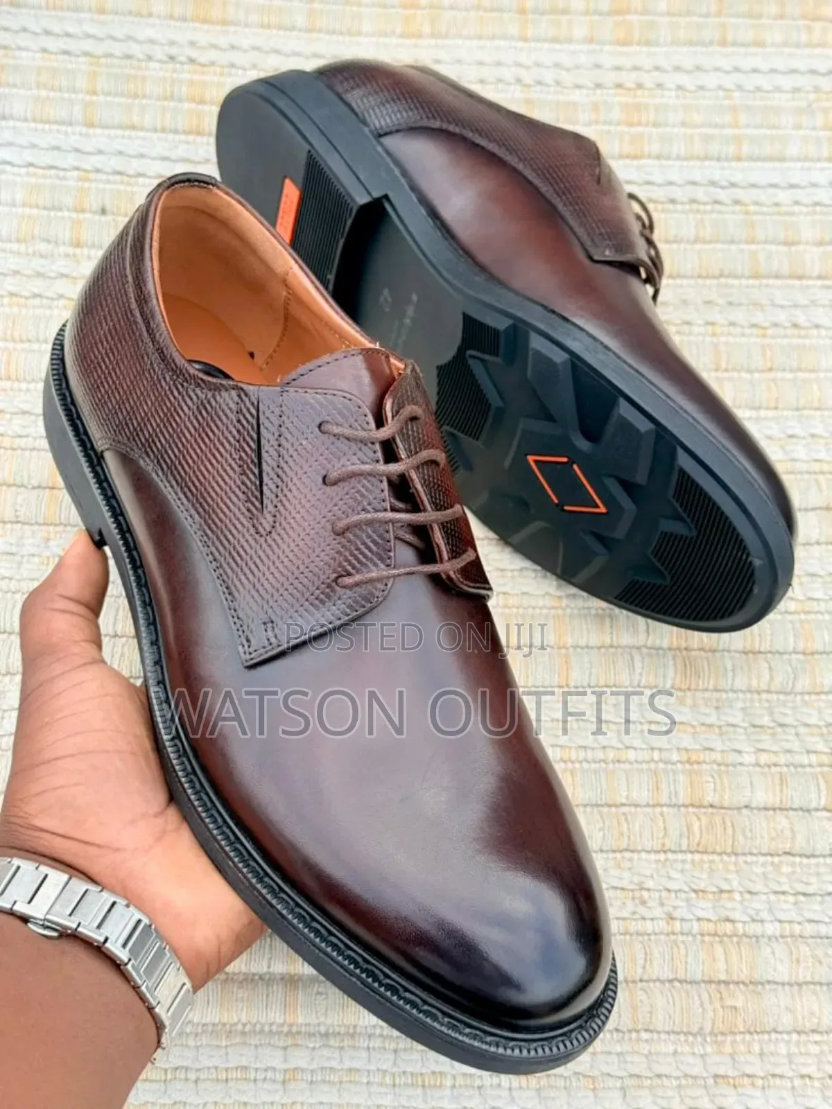 Men's Leather Shoes Consistently Very Trending