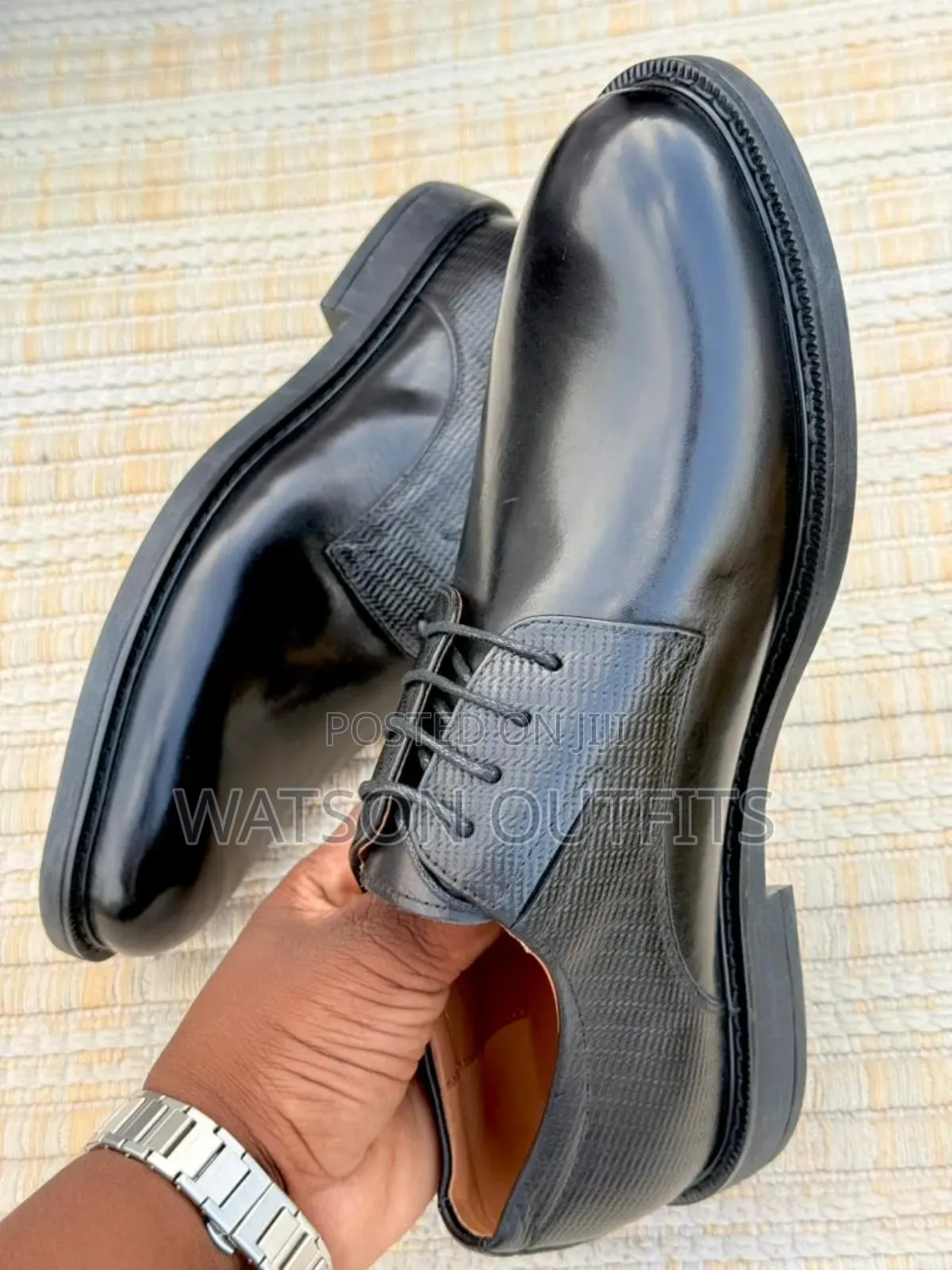 Men's Leather Shoes Consistently Very Trending