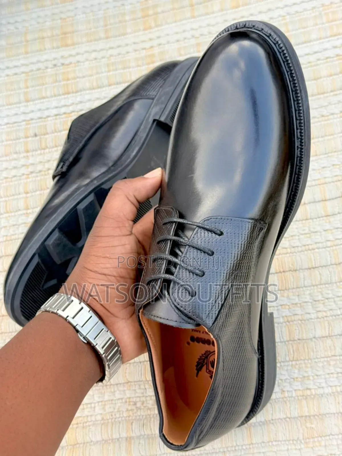 Men's Leather Shoes Consistently Very Trending