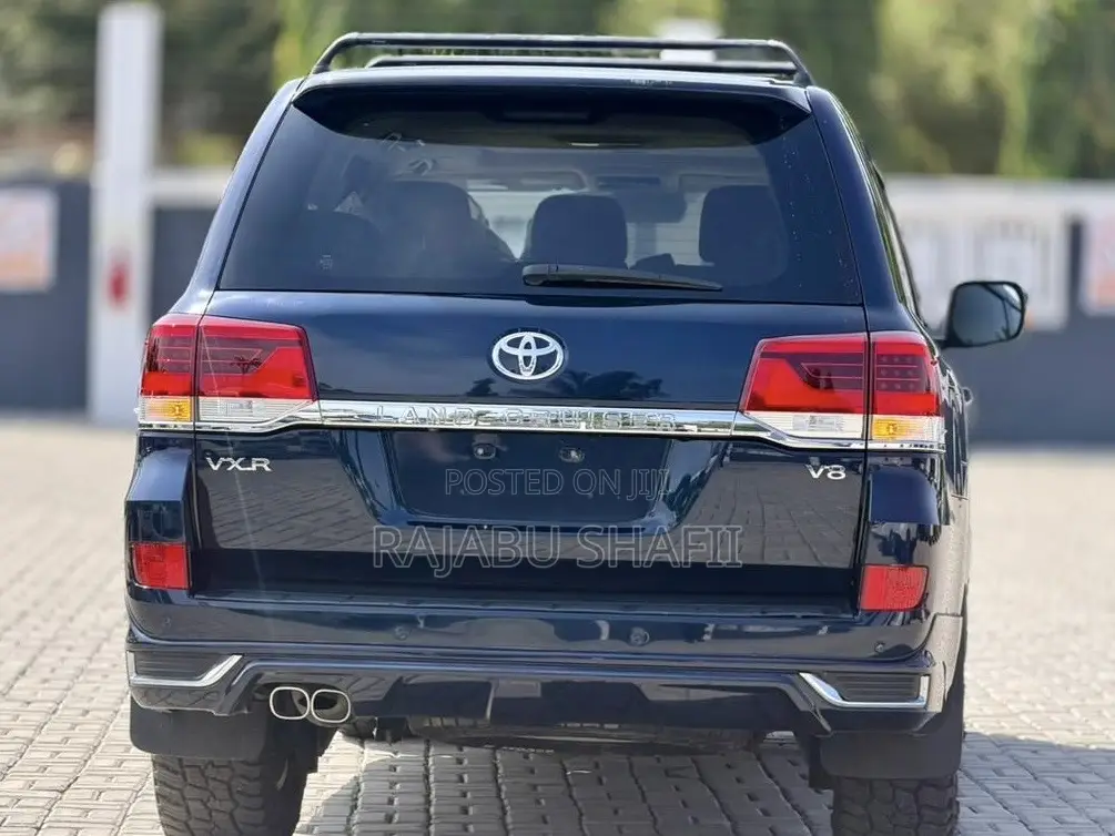 Toyota Land Cruiser 4.5 V8 VXR 2019 Blue
