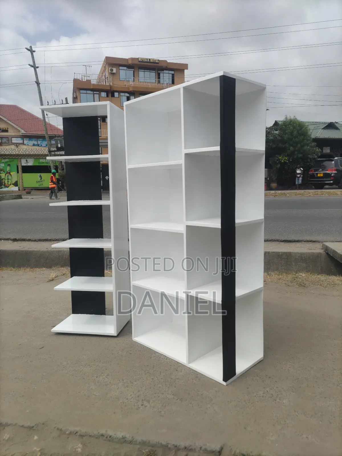 Shelving Unit Za Viatu Na Pochi