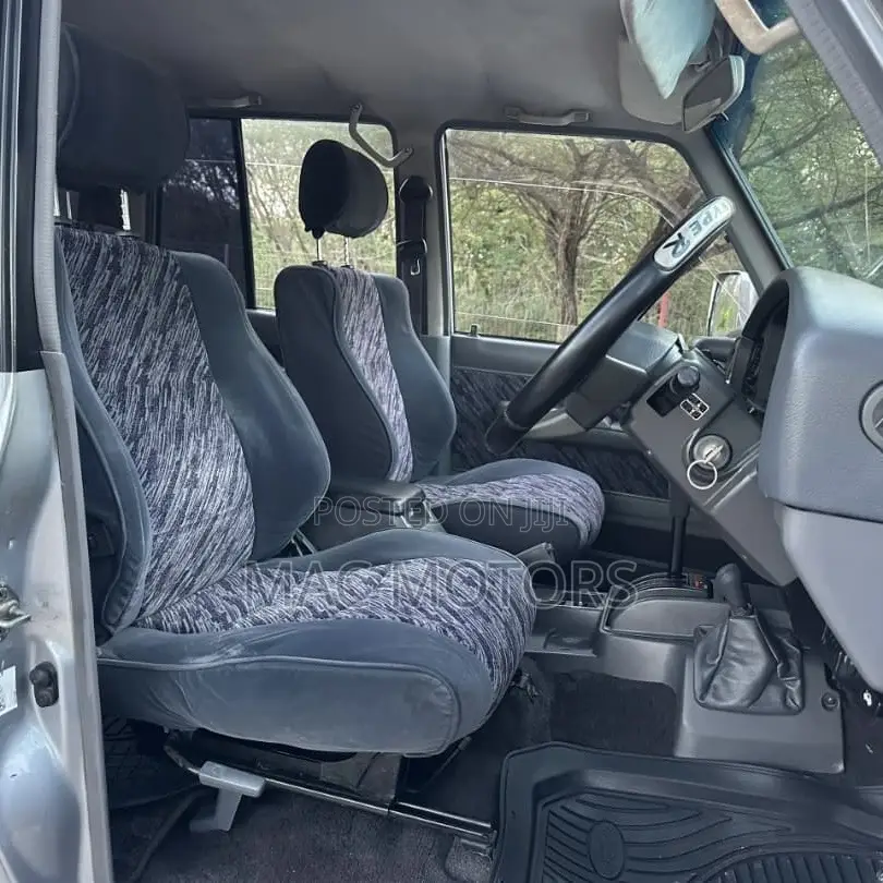 Toyota Land Cruiser Prado 1995 Silver