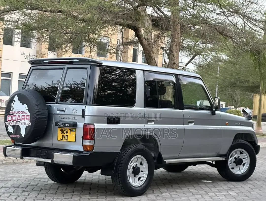 Toyota Land Cruiser Prado 1995 Silver