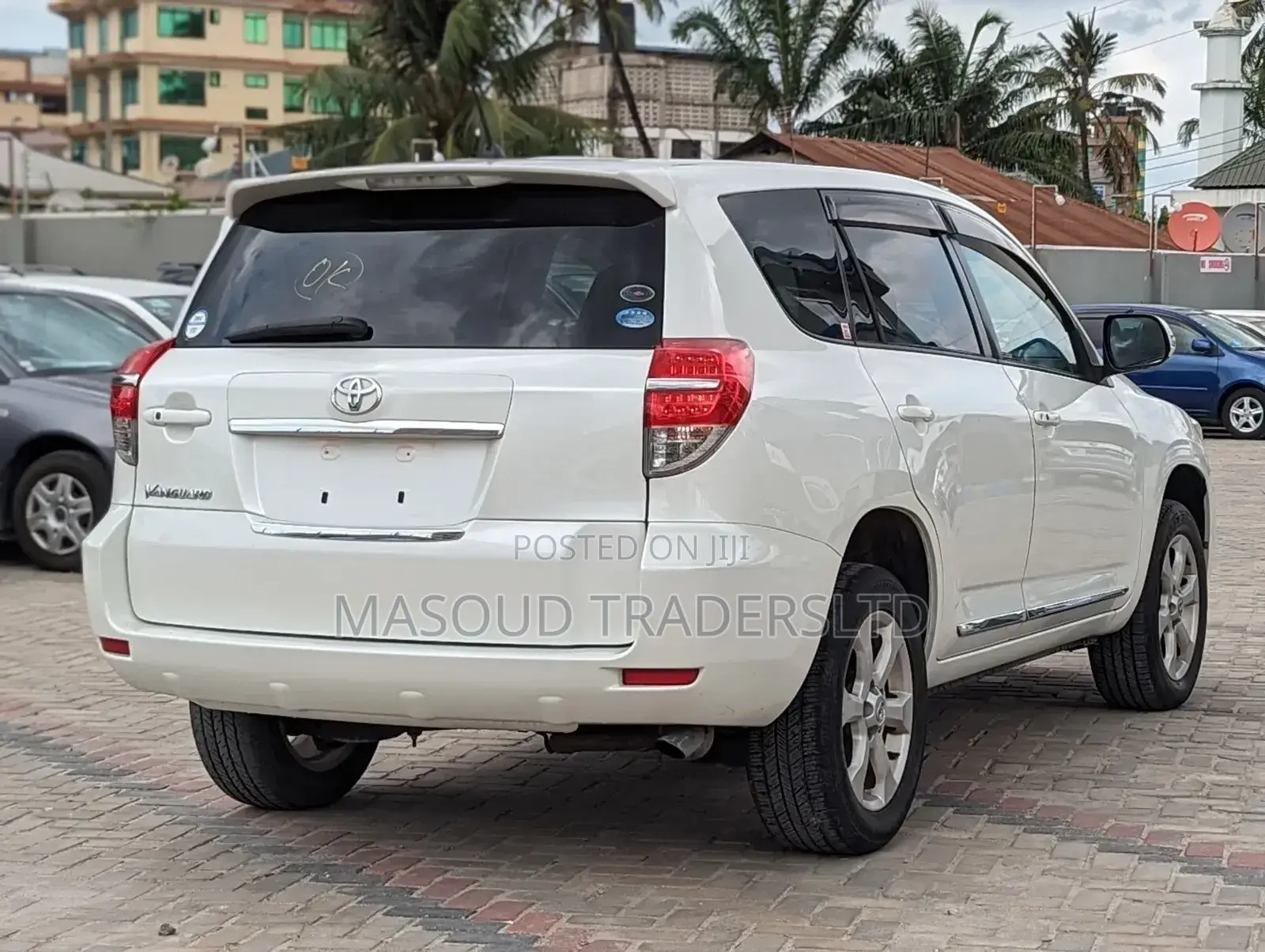 Toyota Vanguard 2011 White
