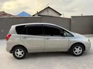 Toyota Corolla Spacio 1.5 X 2005 Gold