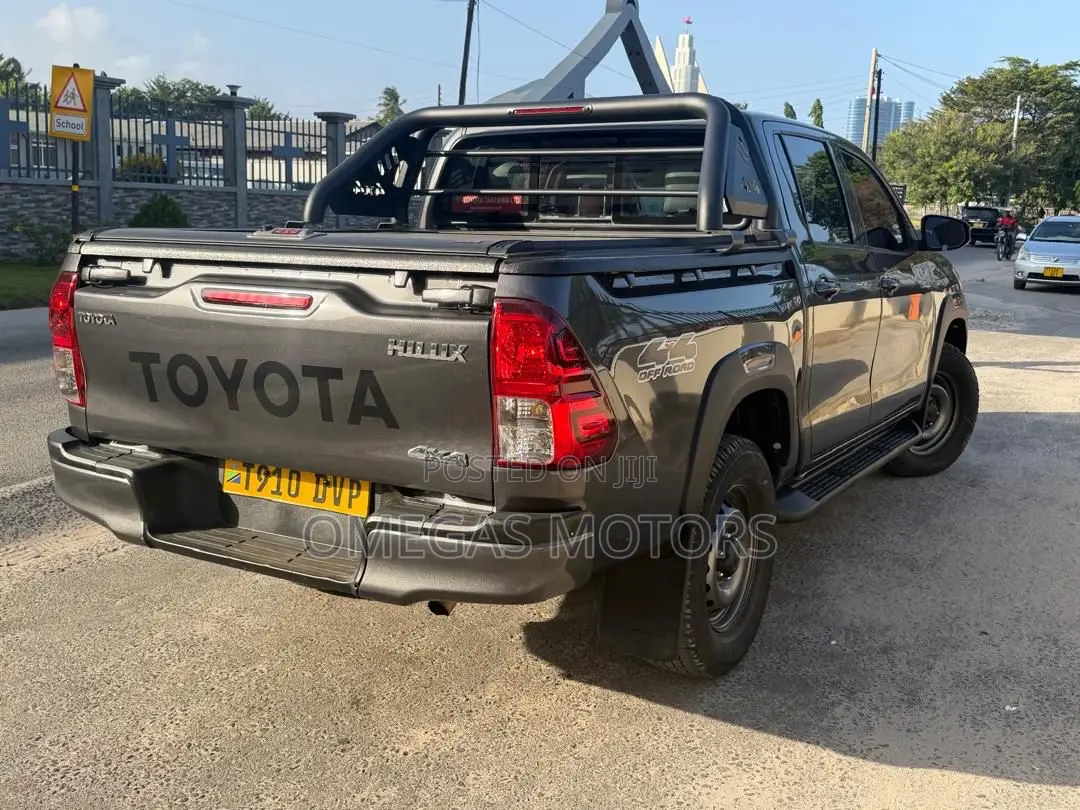 Toyota Hilux 2.4 Diesel 2020 Gray