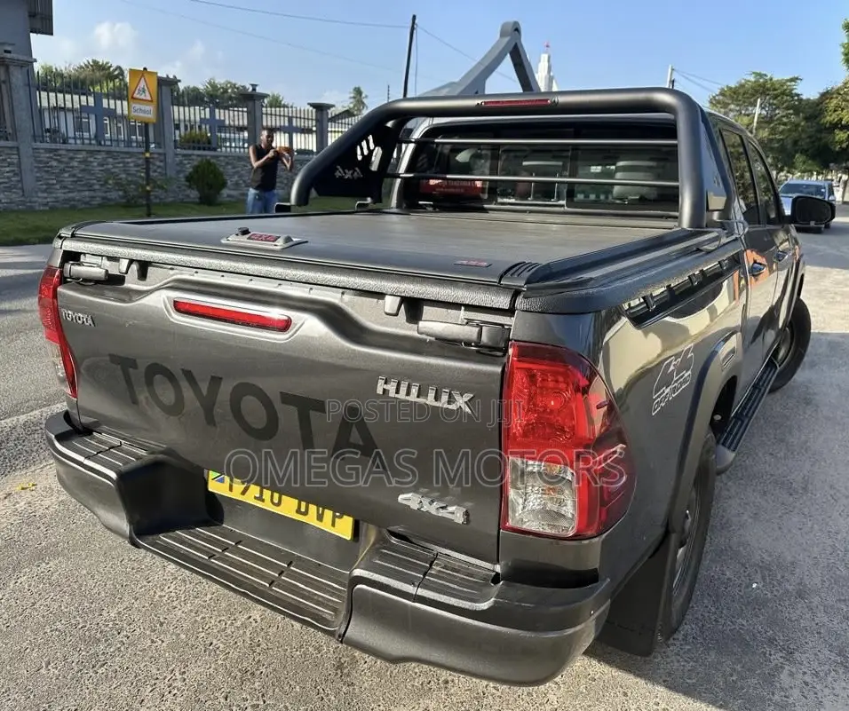 Toyota Hilux 2.4 Diesel 2020 Gray
