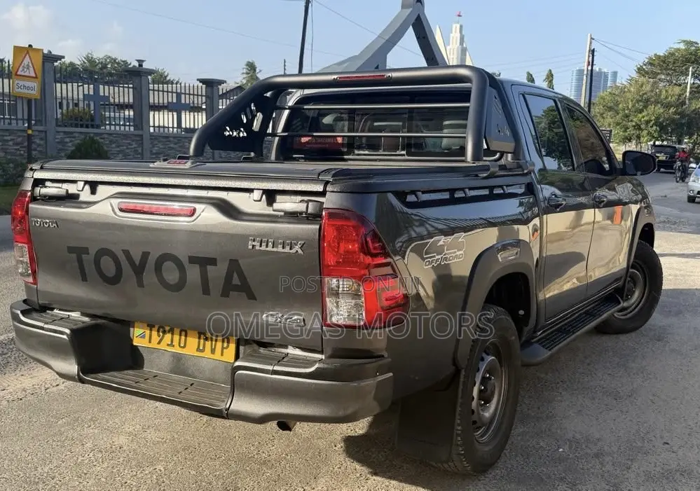 Toyota Hilux 2.4 Diesel 2020 Gray