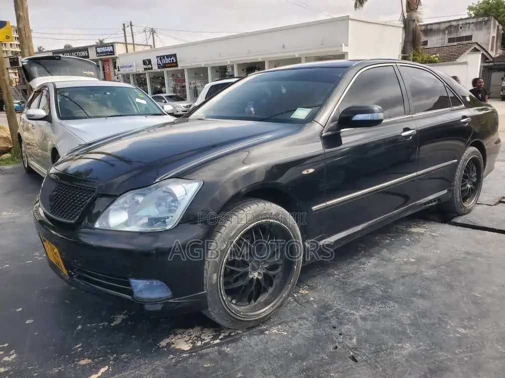 Toyota Crown 2004 Black