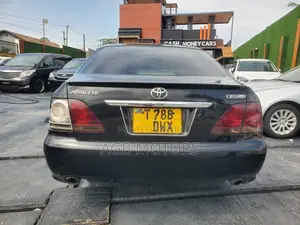 Toyota Crown 2004 Black