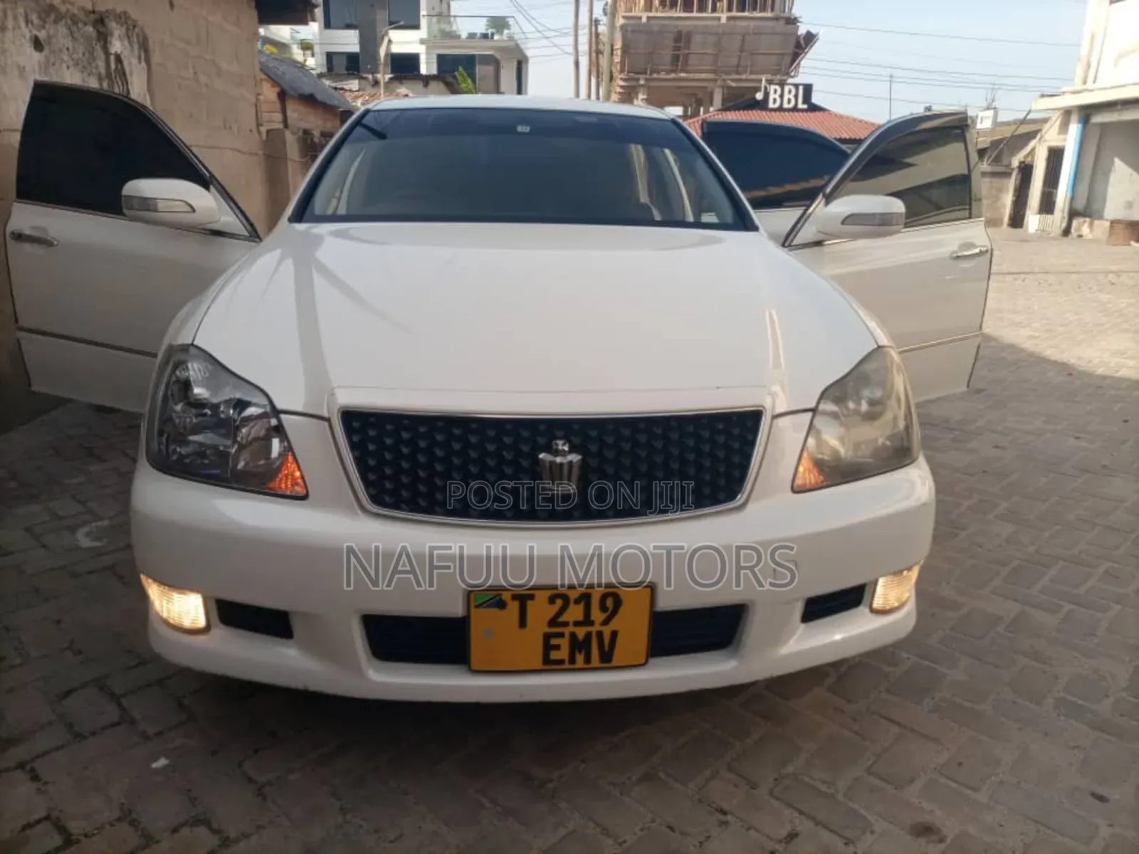 Toyota Crown 2006 White