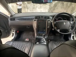 Toyota Crown 2006 White