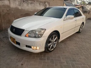 Toyota Crown 2006 White