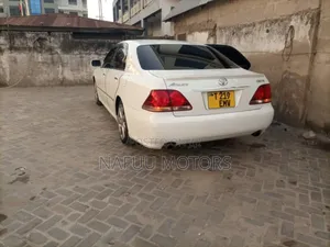 Toyota Crown 2006 White