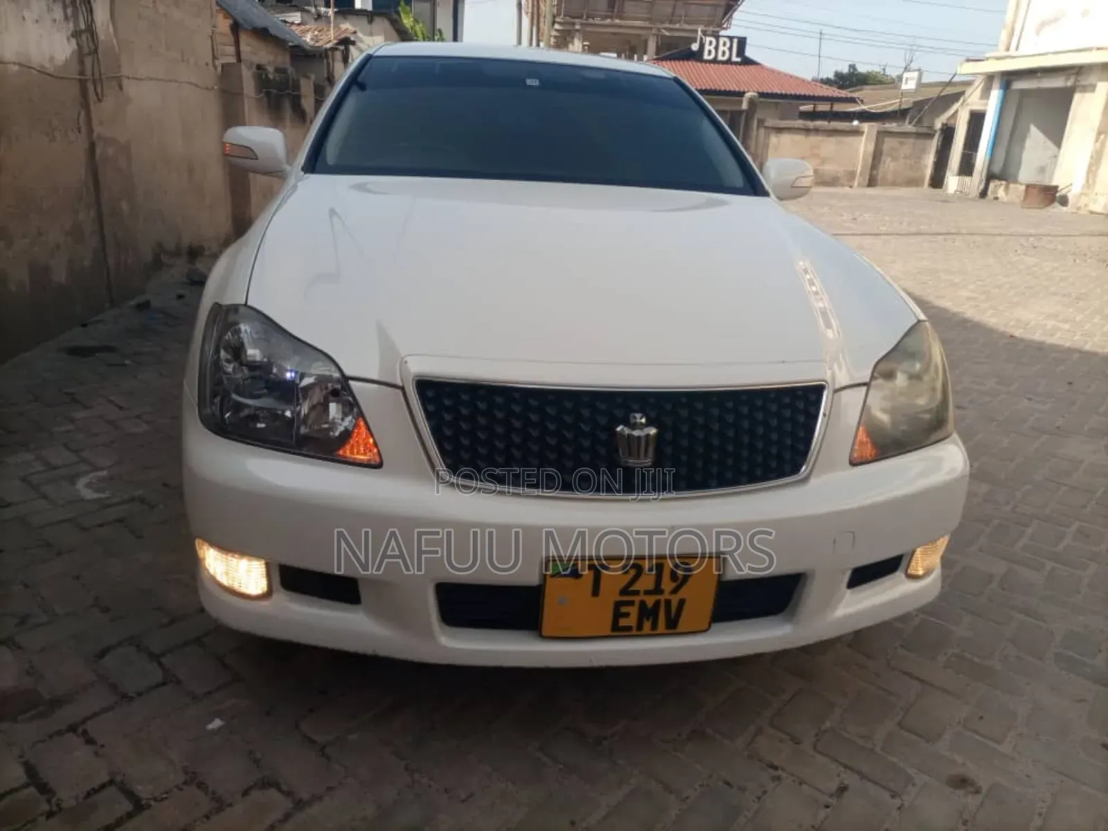 Toyota Crown 2006 White