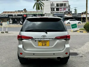 Toyota Fortuner 2005 Silver