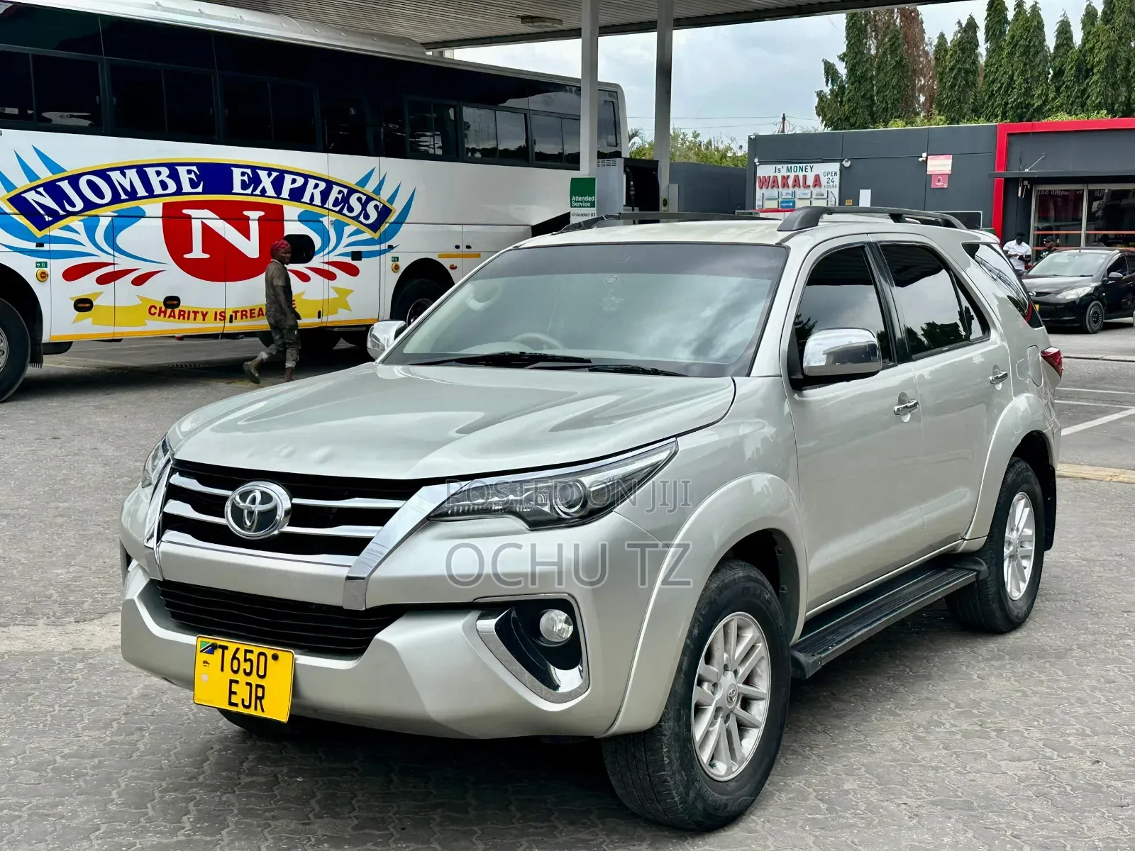 Toyota Fortuner 2005 Silver