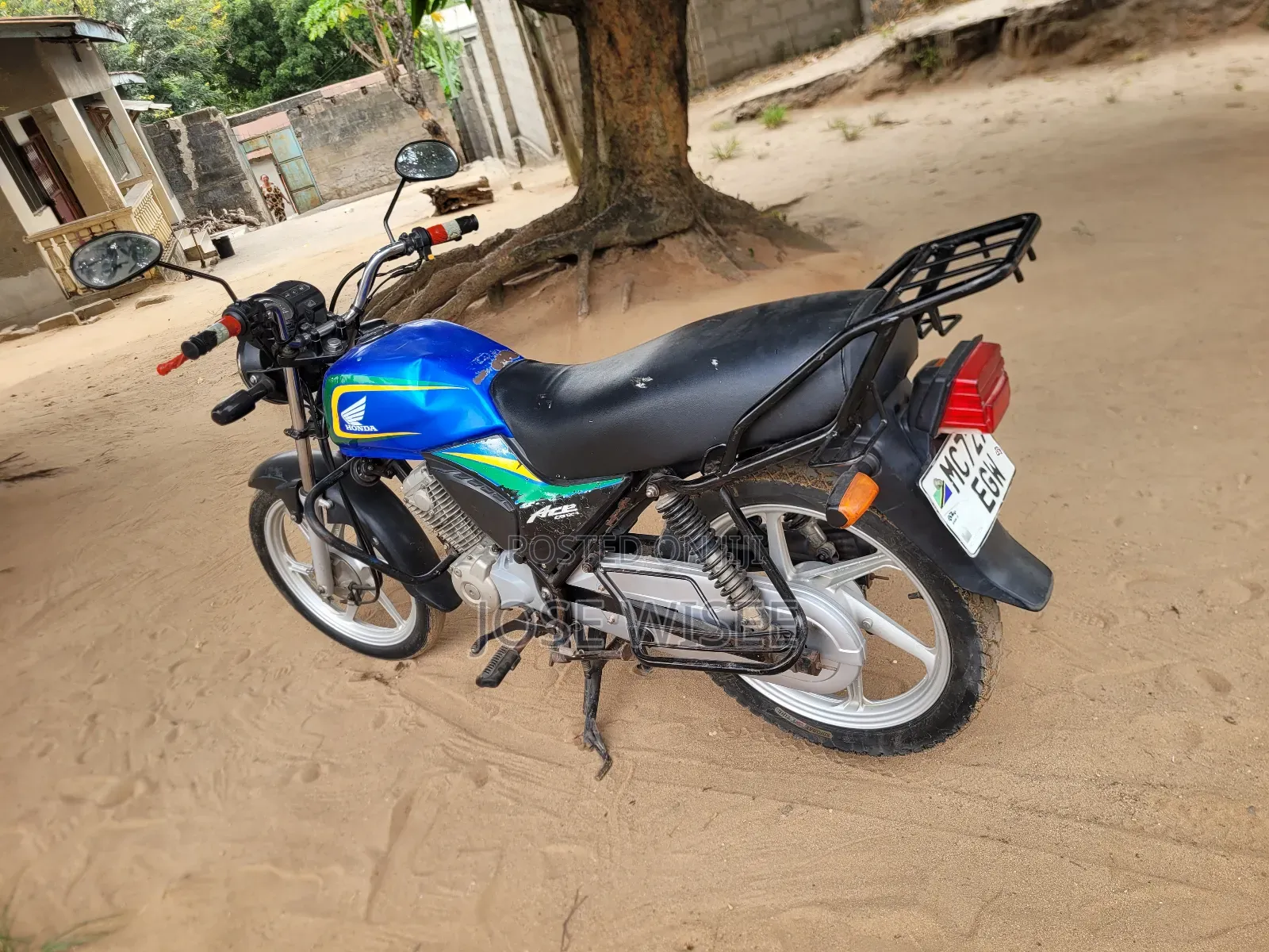TVS HLX 125 2025 Blue