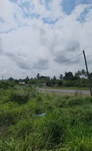 *Petrol Station Plot Inauzwa Kerege Matumbi Imegusa Bagamoyo Road*