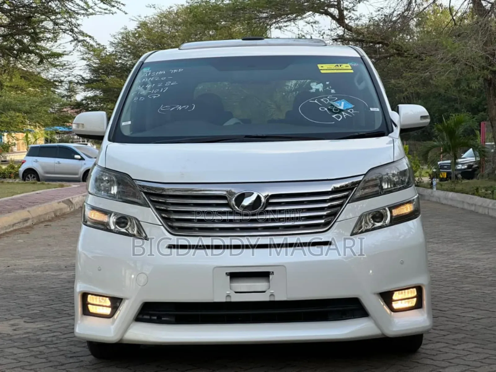 Toyota Vellfire 2010