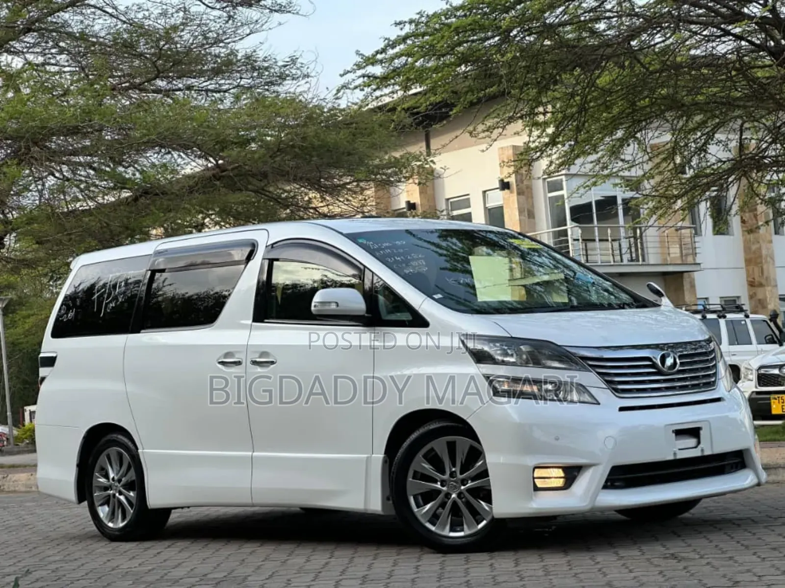 Toyota Vellfire 2010