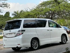 Toyota Vellfire 2010