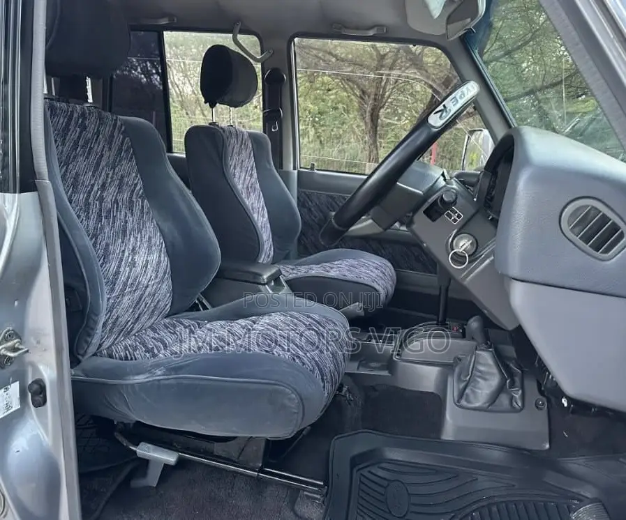 Toyota Land Cruiser Prado 1995 Silver
