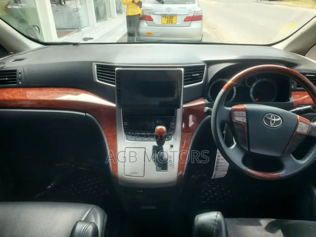 Toyota Vellfire 2011 Black