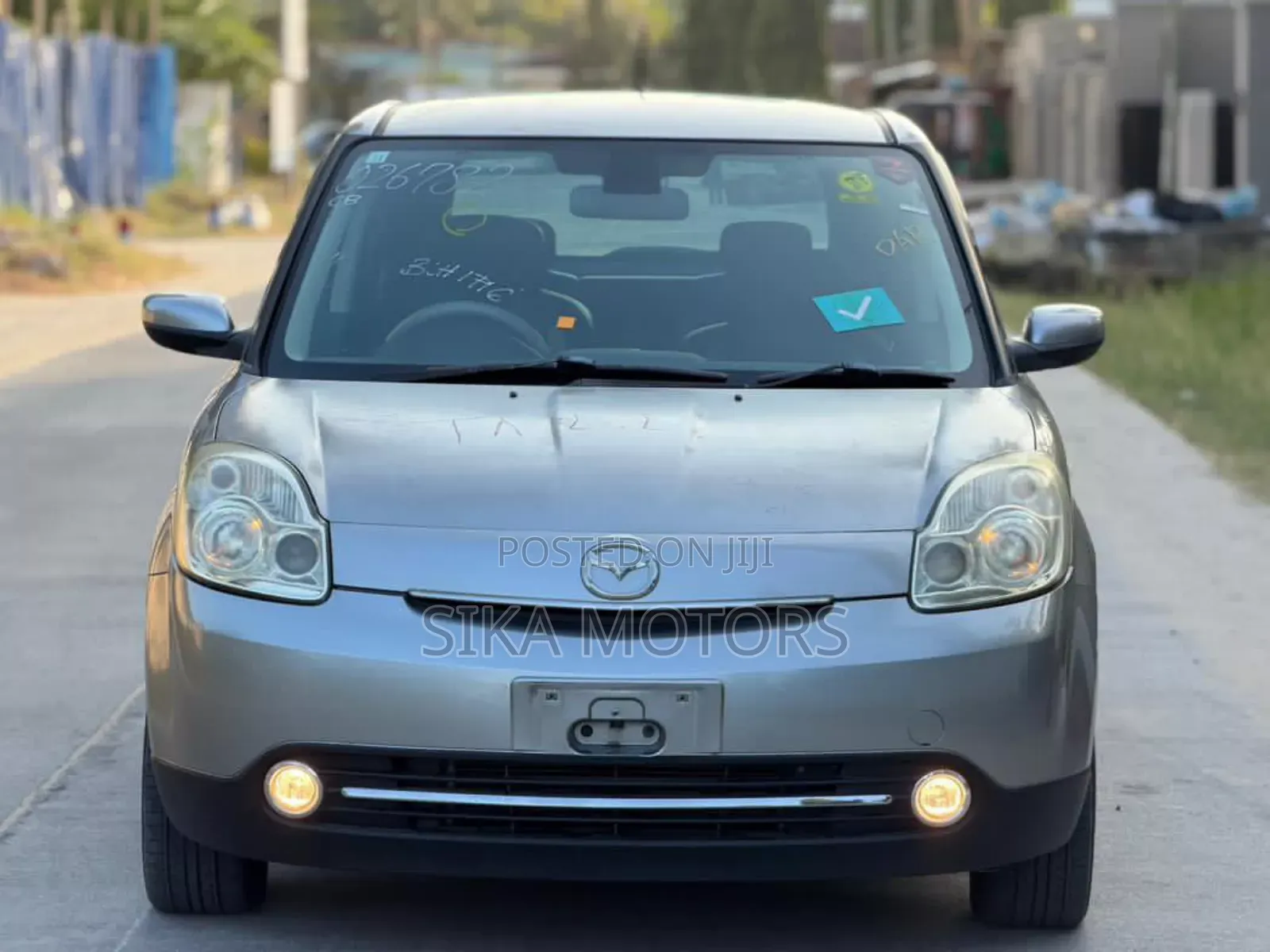 Mazda Verisa 2010 Silver