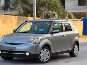 Mazda Verisa 2010 Silver