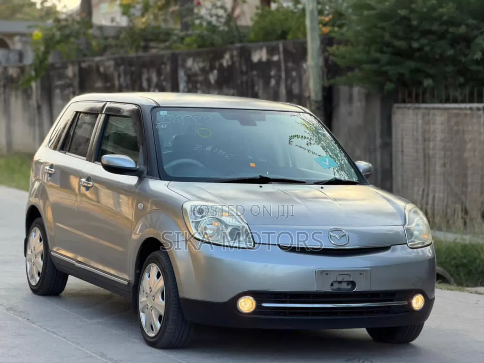 Mazda Verisa 2010 Silver
