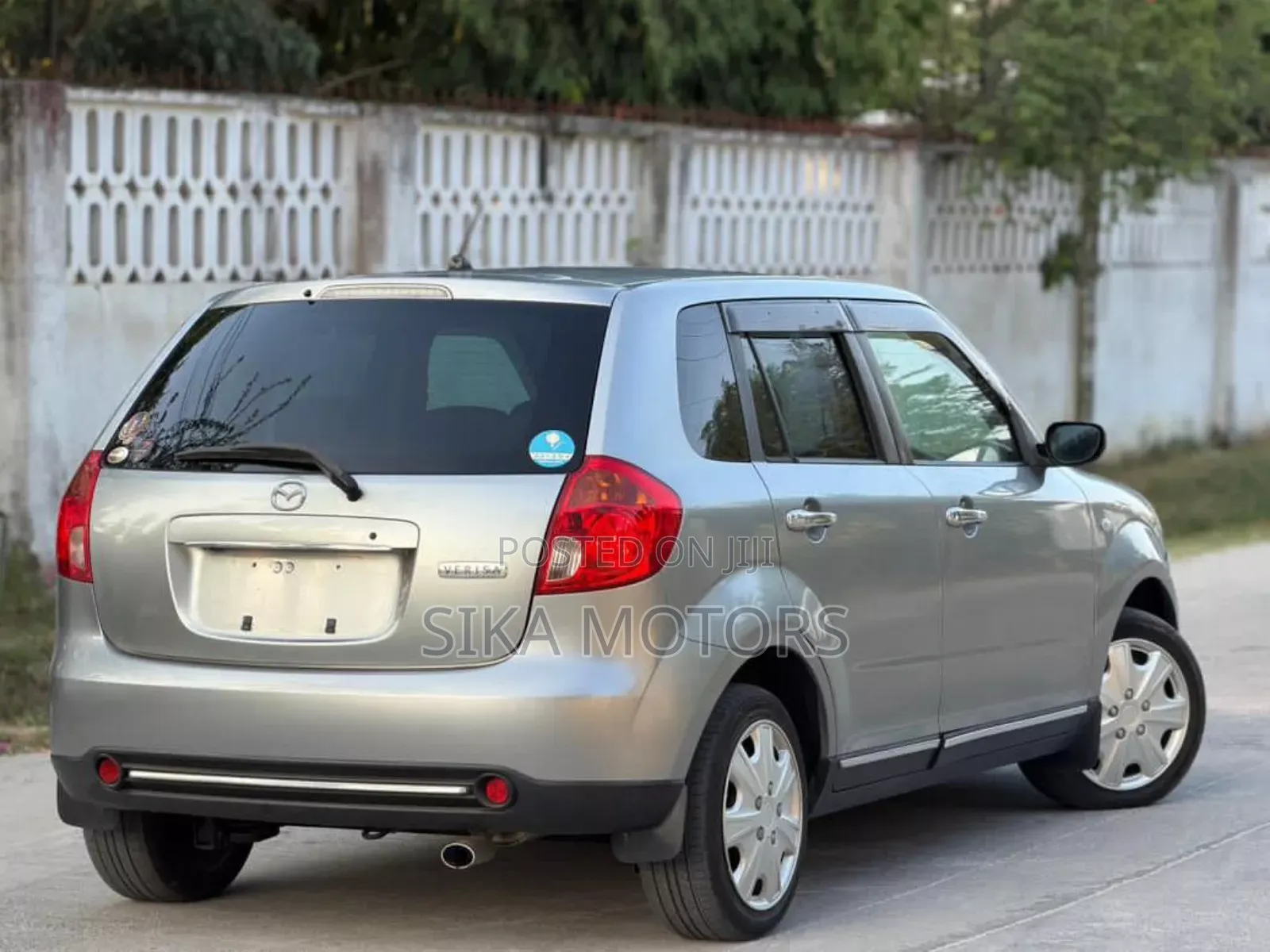 Mazda Verisa 2010 Silver