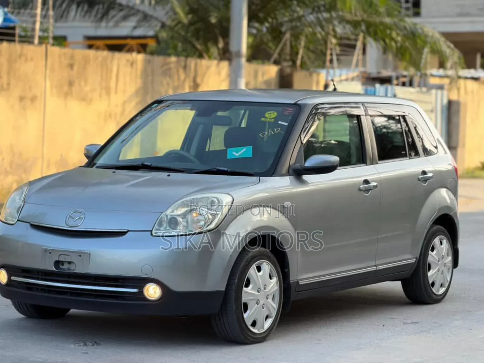 Mazda Verisa 2010 Silver