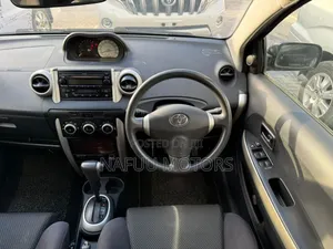 Toyota IST 2004 Black